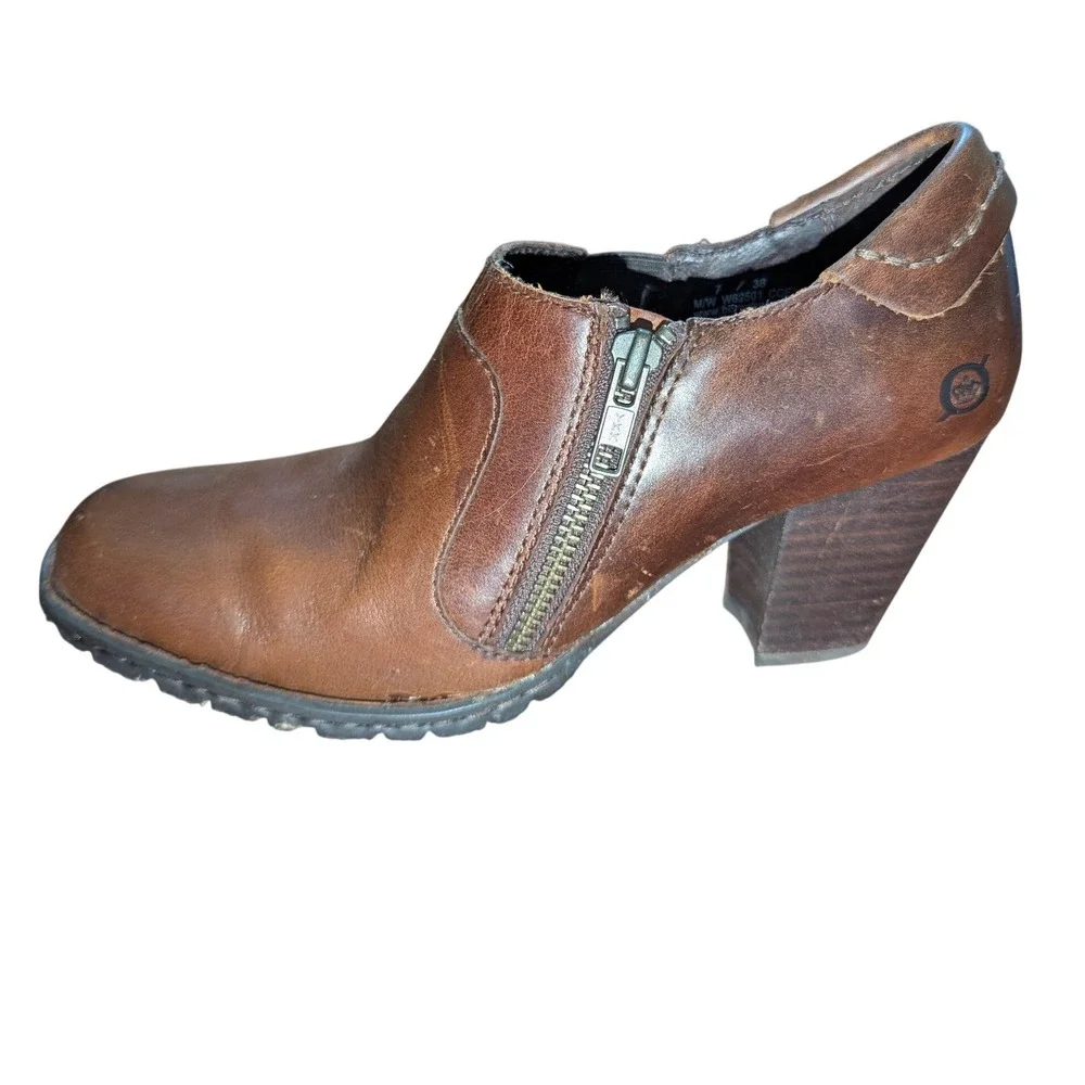 Born Caramel Brown Leather Ankle Booties Side Zip Stacked Heel Womens 7‎